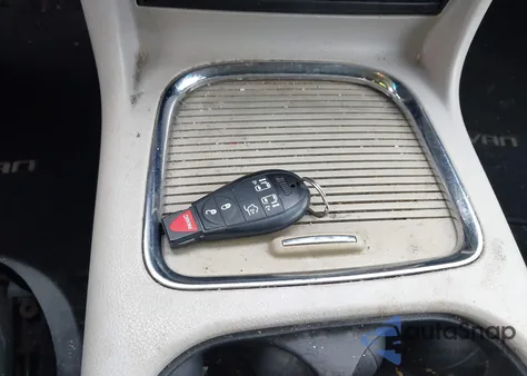 2013 Dodge Grand Caravan Sxt z USA, uszkodzony, nr VIN 2C4RDGCG5DR686285